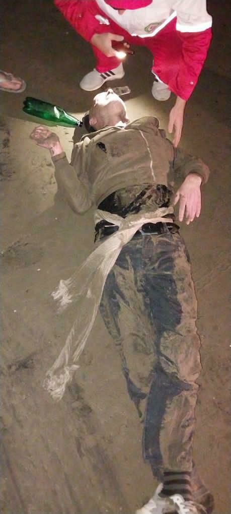 نجات جان مرد ۴۵ ساله از غرق شدگی در ساحل فریدونکنار