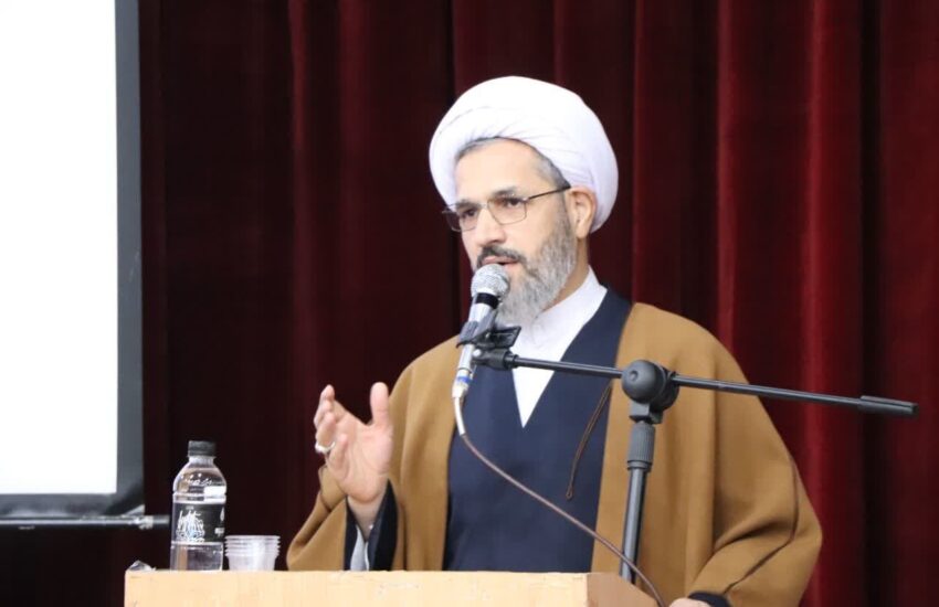 مسئولان پای کار مردم باشند/ پیام‌های رهبری را گزینشی تفسیر نکنیم