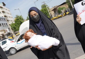 حضور دختران دانش آموز در حمایت از کودکان غزه در ساری