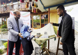 دو اثر جدید مکتوب در کلبه بوم‌گردی روستای «فرم» فریدونکنار رونمایی شد