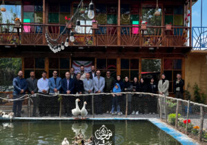 رونمایی از دو اثر جدید مکتوب در کلبه بوم‌گردی روستای «فرم» فریدونکنار