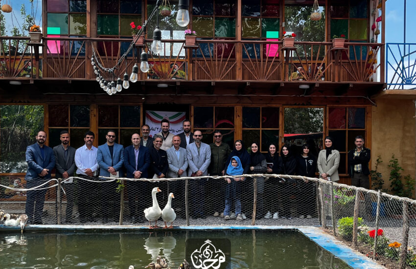 رونمایی از دو اثر جدید مکتوب در کلبه بوم‌گردی روستای «فرم» فریدونکنار