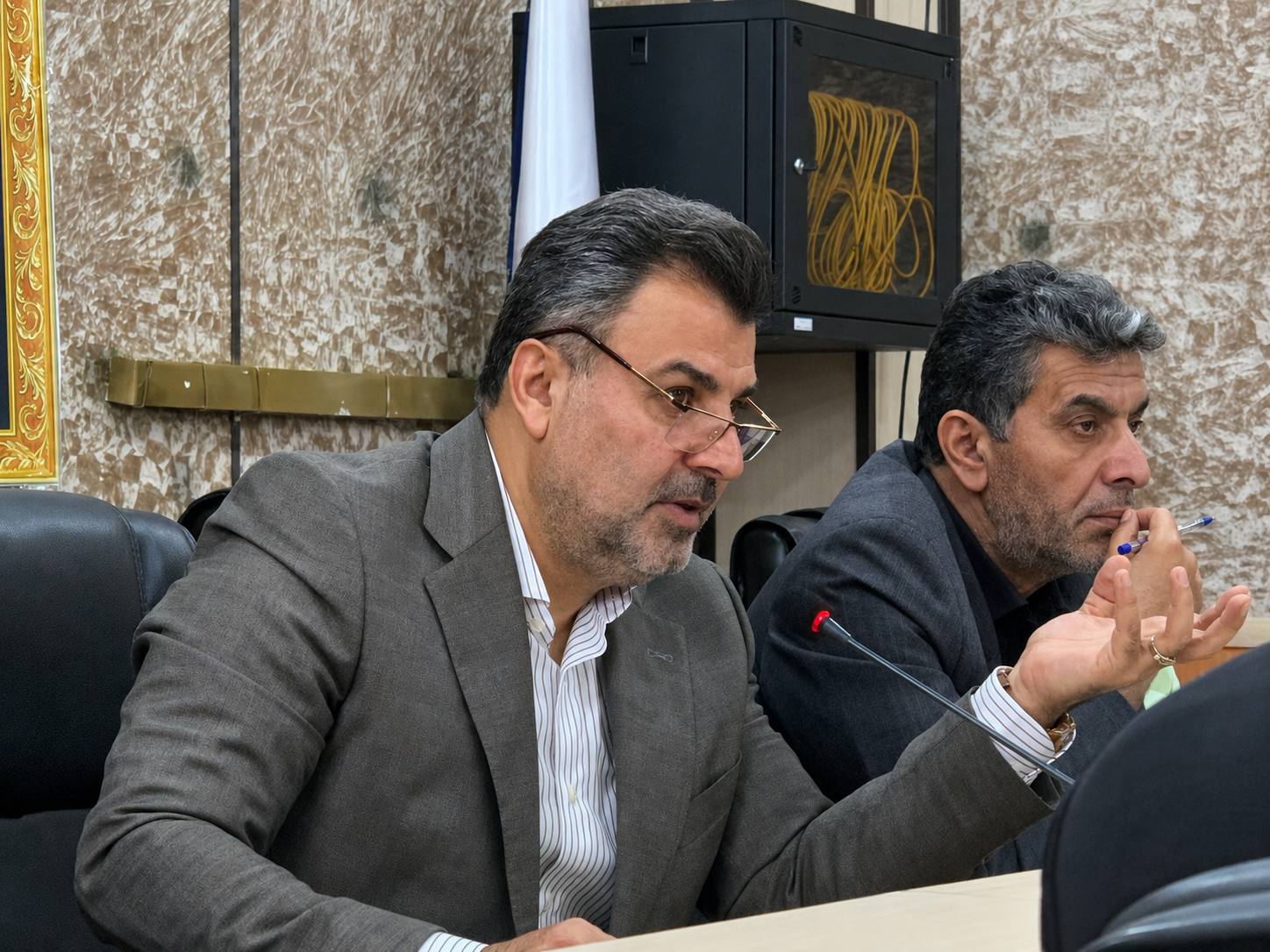مردم را در ادارات سرگردان نکنید؛ مدیران پاسخگو باشند