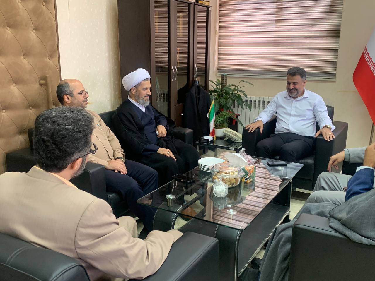 دیدار امام جمعه فریدونکنار با فرماندار به مناسبت هفته دولت