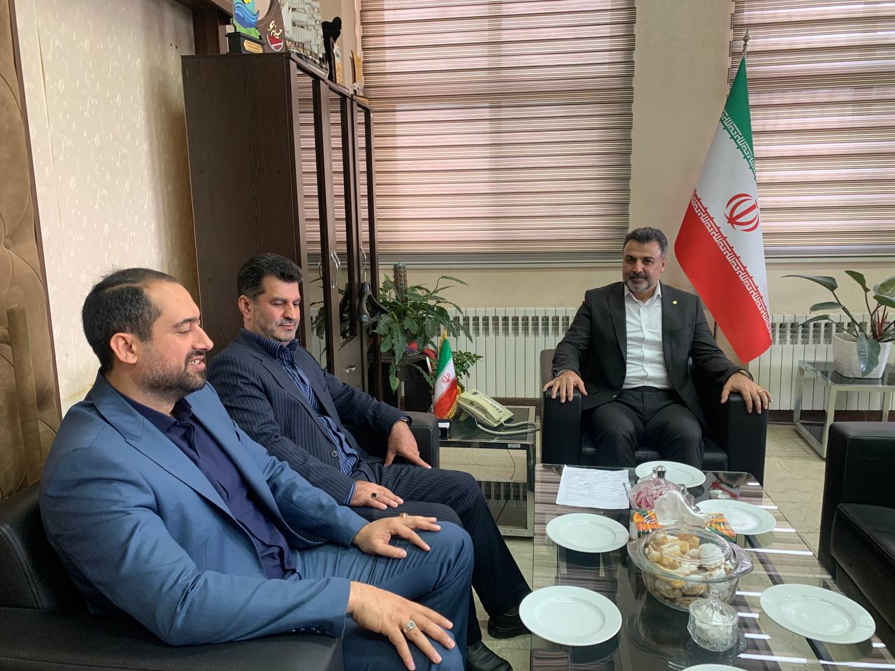 دیدار دادستان و رئیس دادگستری فریدونکنار با فرماندار در هفته دولت