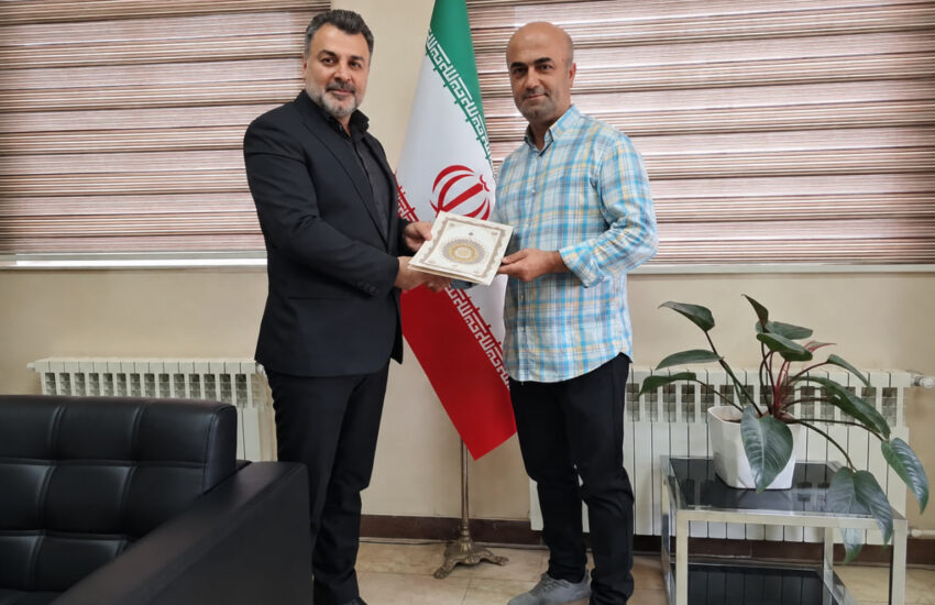 تقدیر فرماندار فریدون‌کنار از پیشکسوت توزیع مطبوعات