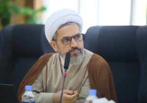 در پیچ تاریخی امروز، بصیرت، وحدت و حرکت نکردن جلوتر از رهبری ضروری است
