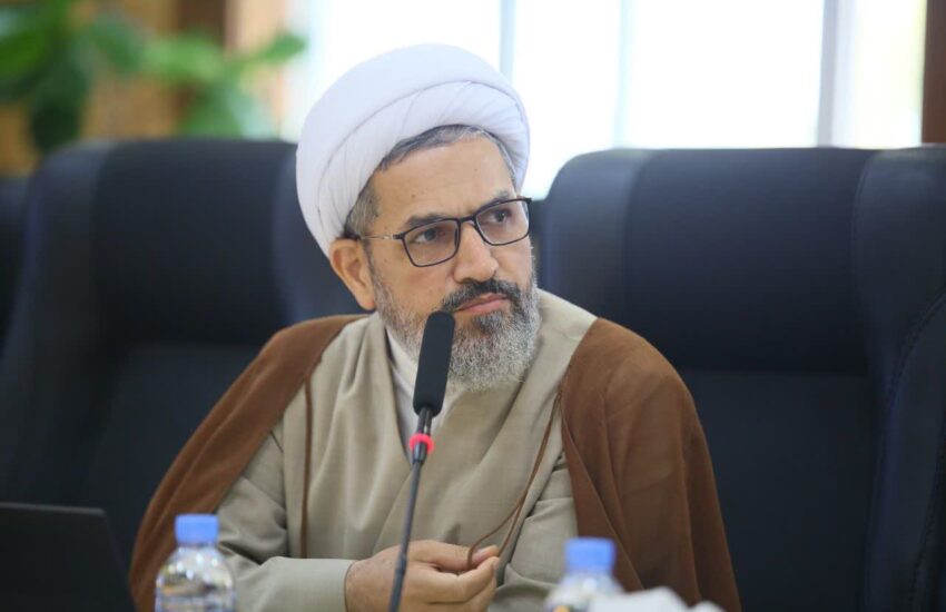 در پیچ تاریخی امروز، بصیرت، وحدت و حرکت نکردن جلوتر از رهبری ضروری است