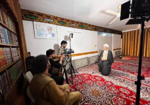 امام جمعه فریدونکنار مقابل دوربین مستند تاریخ شفاهی علامه جوادی آملی